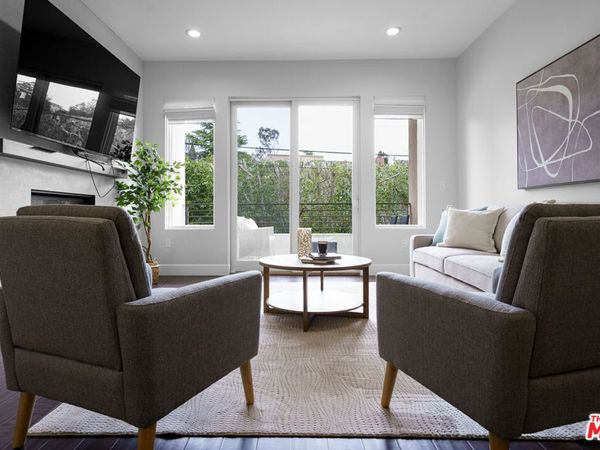 1318 Roxbury Drive, Unit 219, Los Angeles, CA 90035