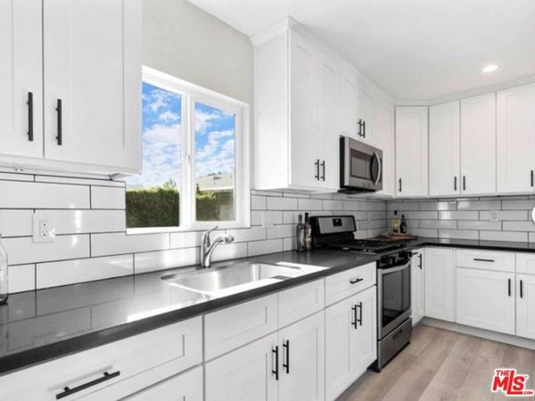 6651 Aldea, Lake Balboa, CA 91406