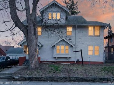 319 Homecrest Road, Jackson, MI 49201