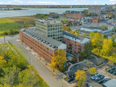 6533 E Jefferson Avenue, Detroit, MI 48207