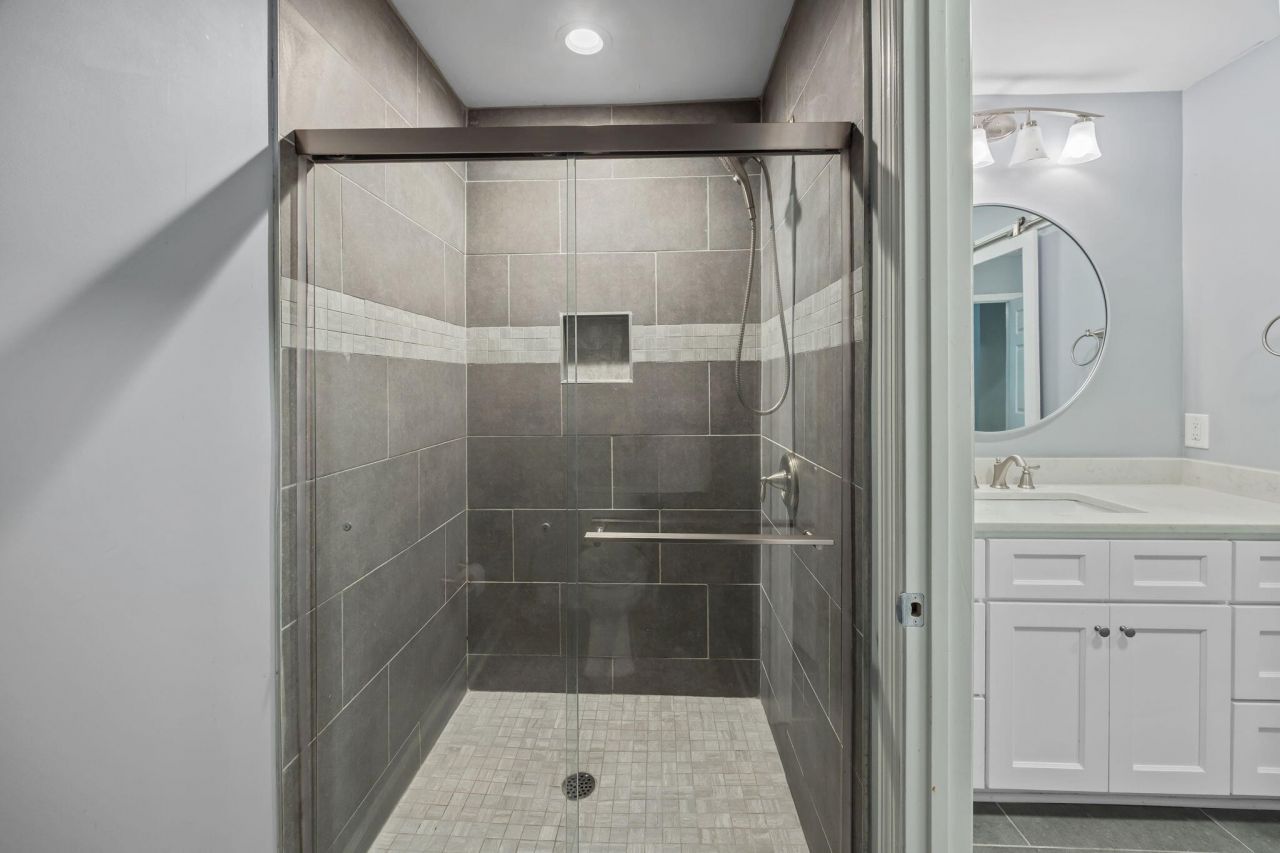 5905 Sedgefield Drive Photo 25