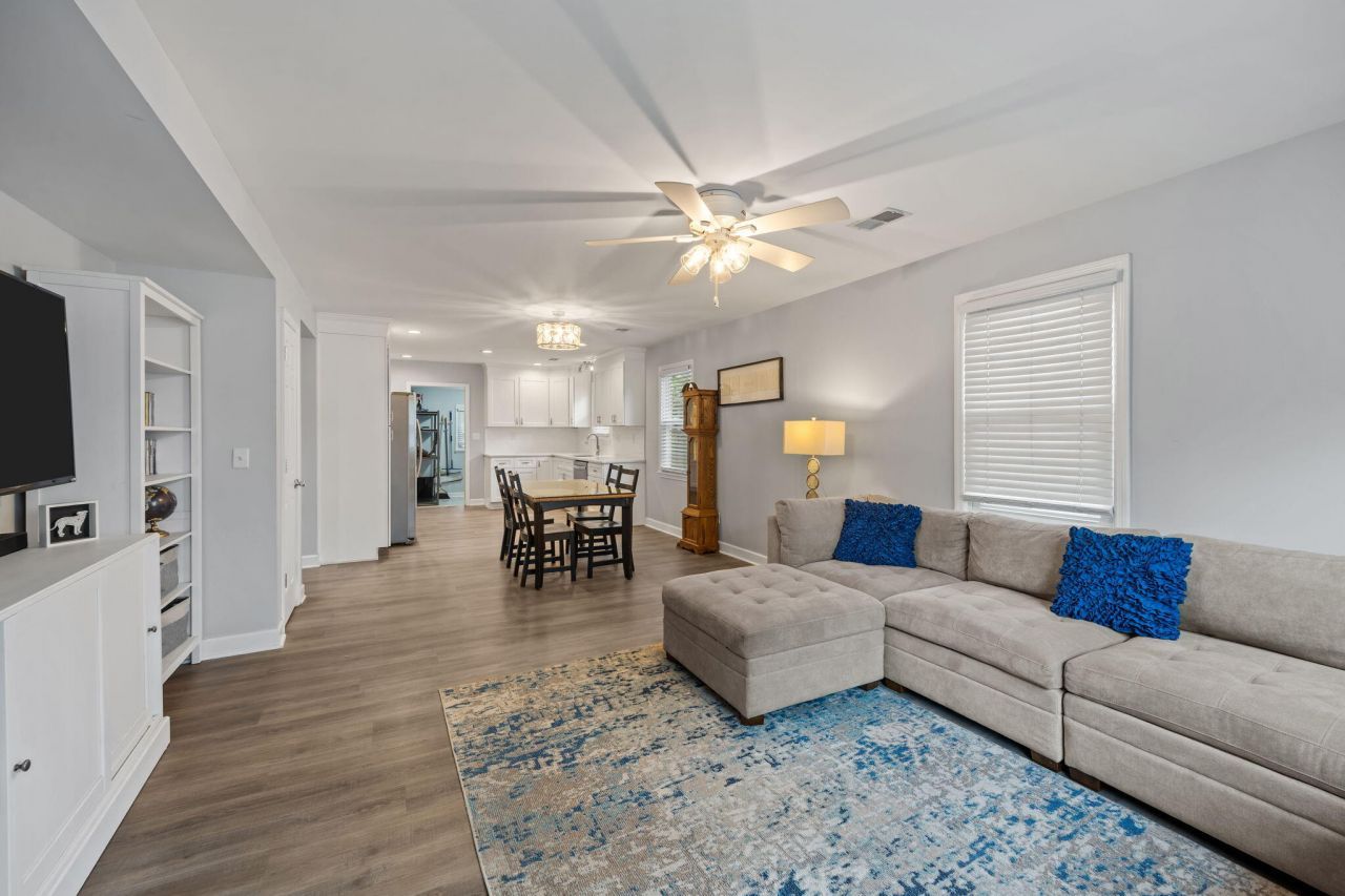 5905 Sedgefield Drive Photo 5