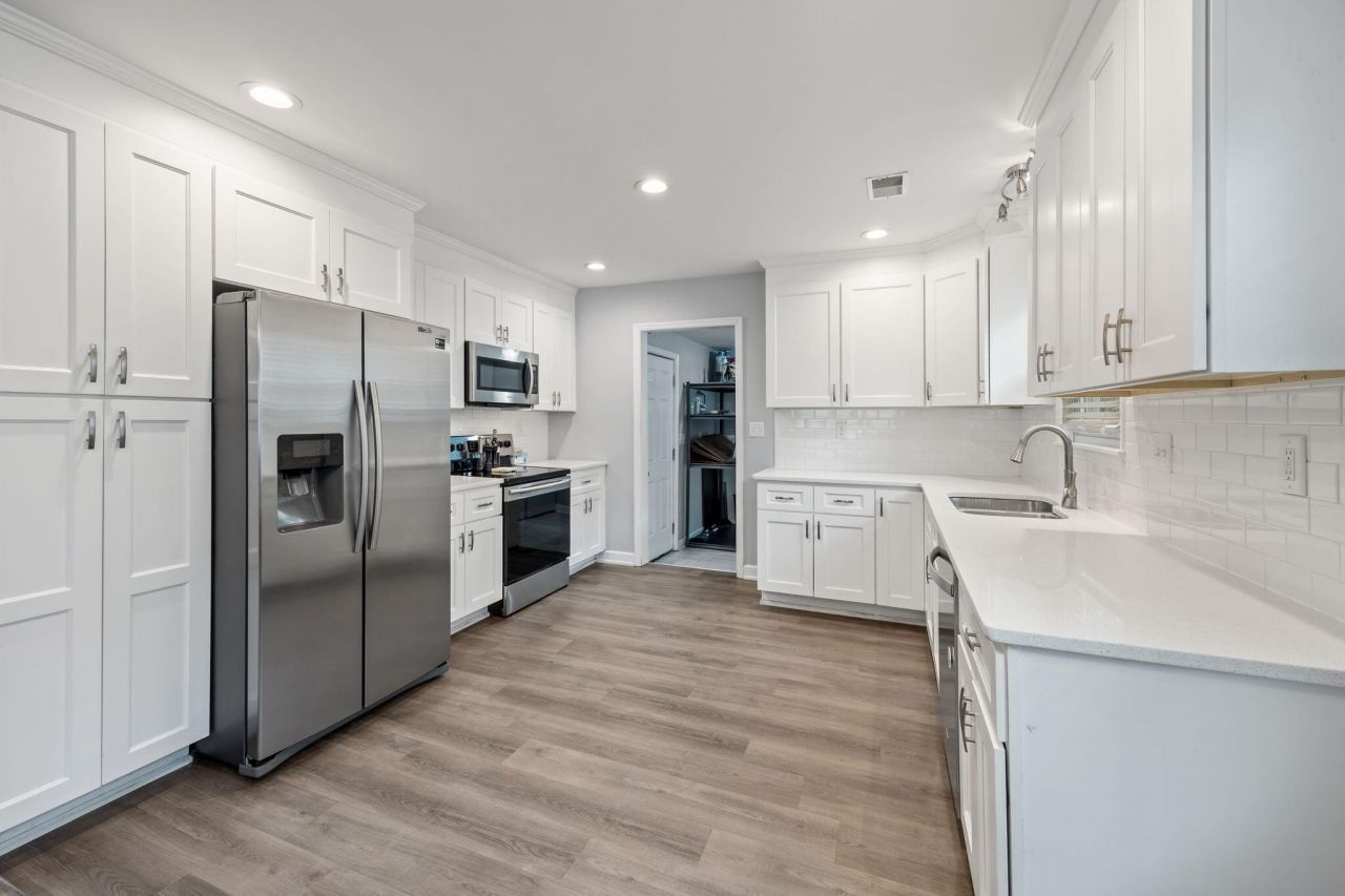 5905 Sedgefield Drive Photo 8