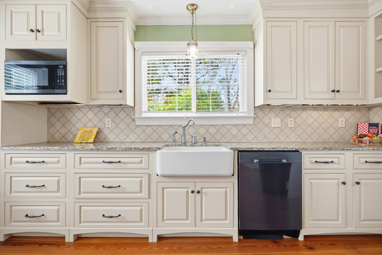 406 S Gum Street Photo 23