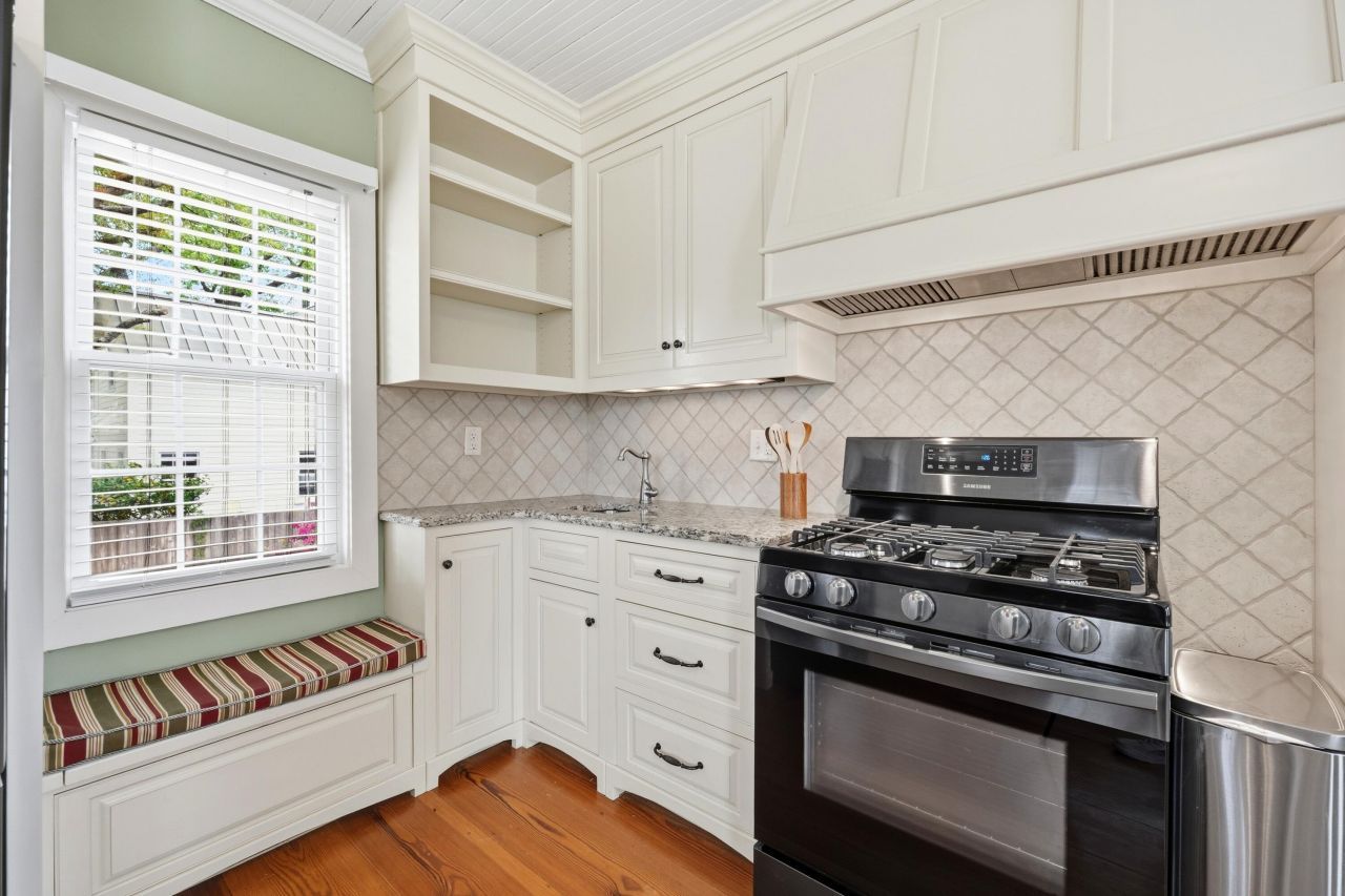 406 S Gum Street Photo 25