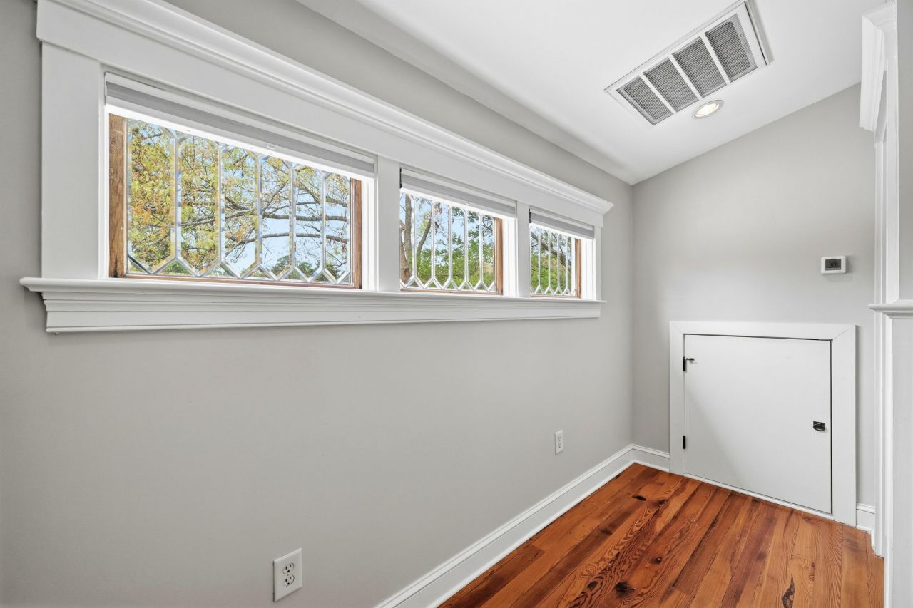 406 S Gum Street Photo 32