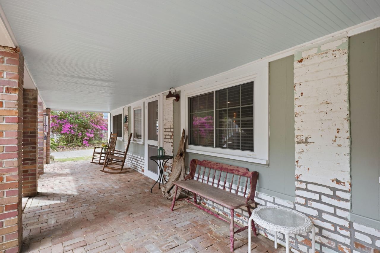 406 S Gum Street Photo 36