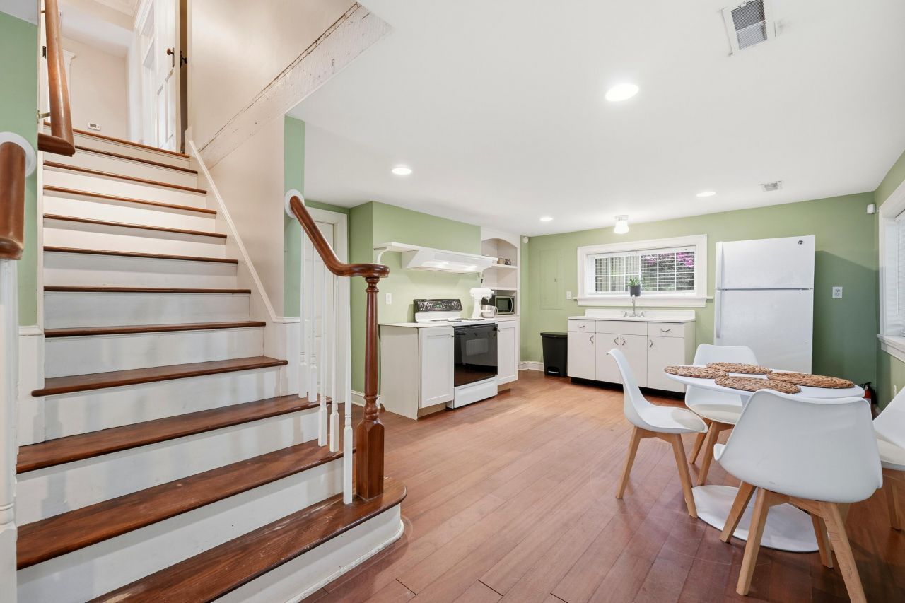 406 S Gum Street Photo 37