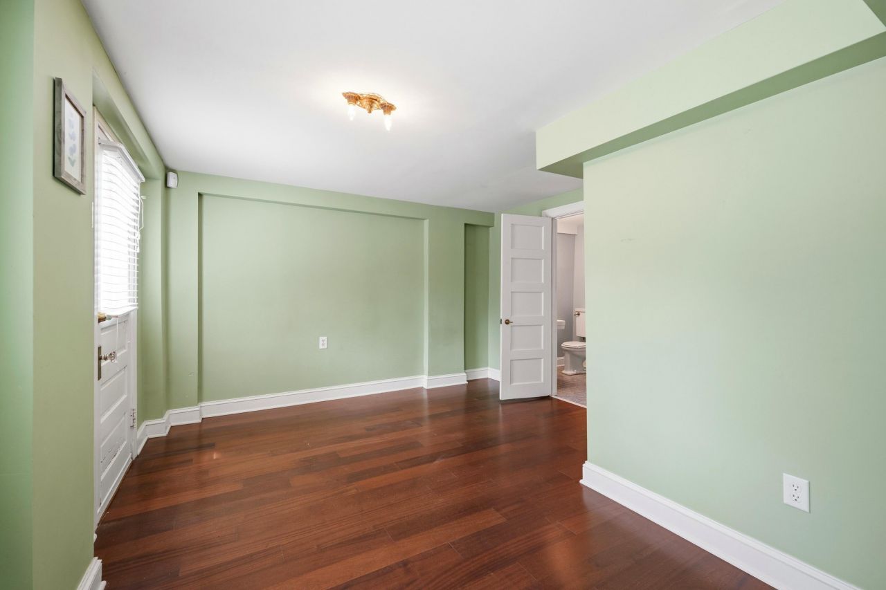 406 S Gum Street Photo 43