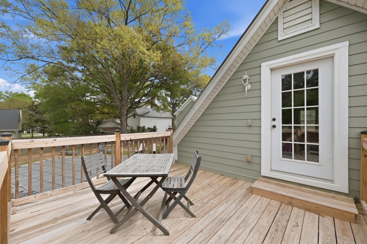 406 S Gum Street Photo 47