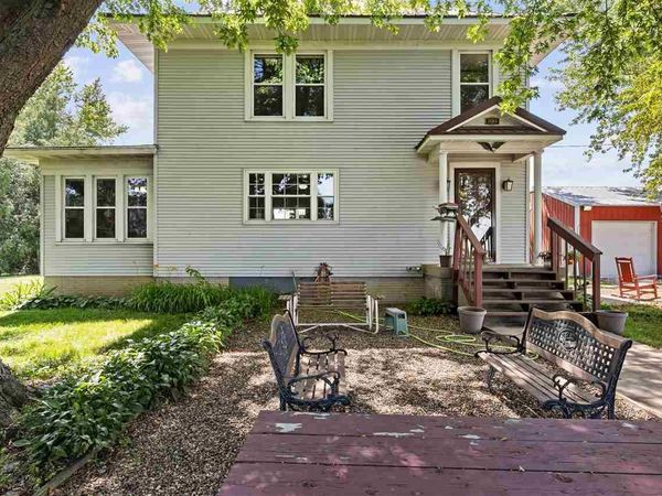 1105 Highway 38, Tipton, IA 52772