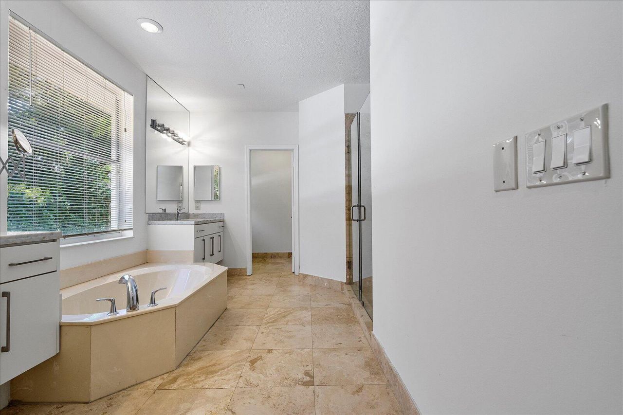 2013 Harbor View Circle, Weston, FL 33327 Photo