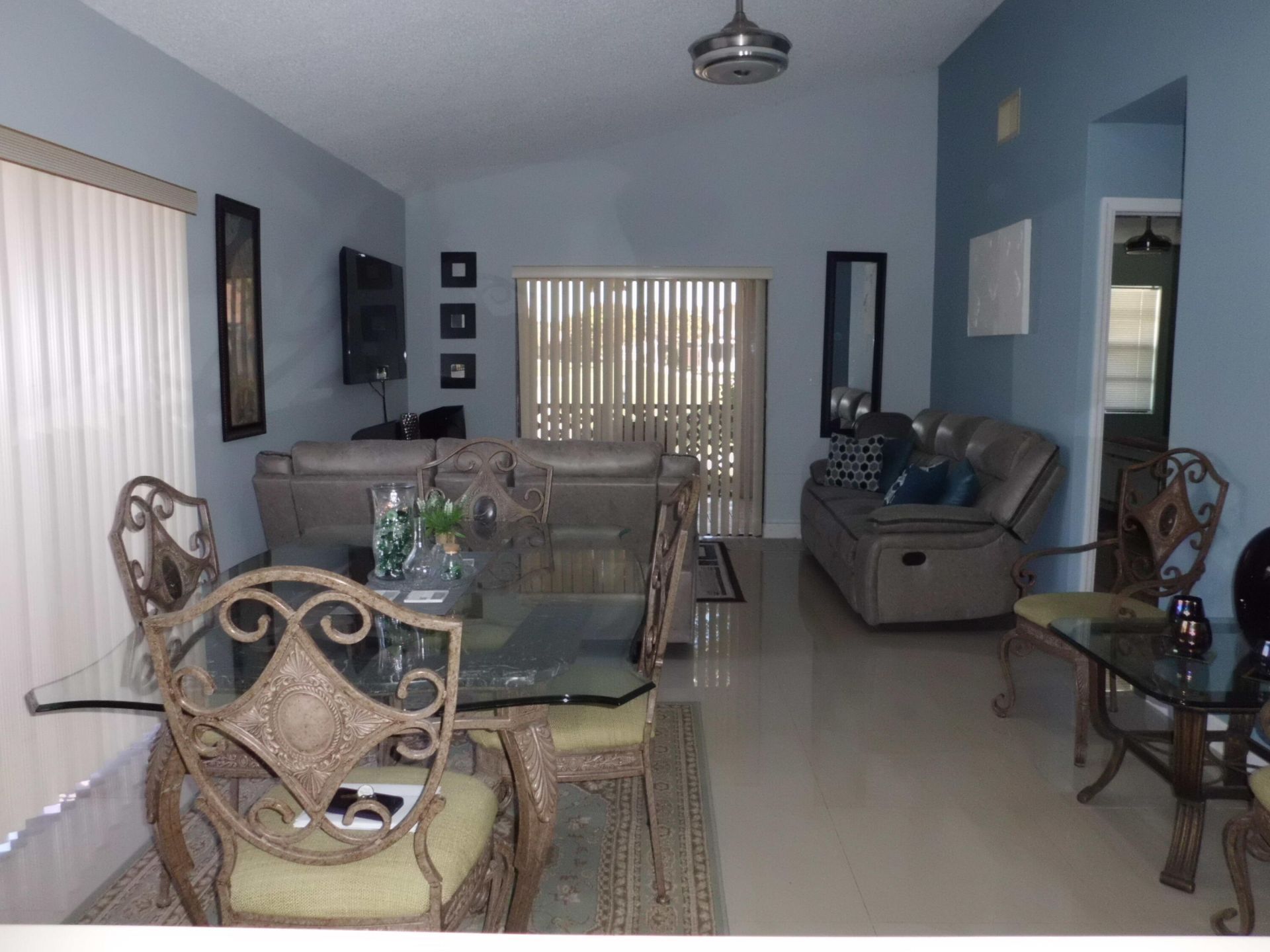 5255 Mendoza Street, West Palm Beach, FL 33415 Photo