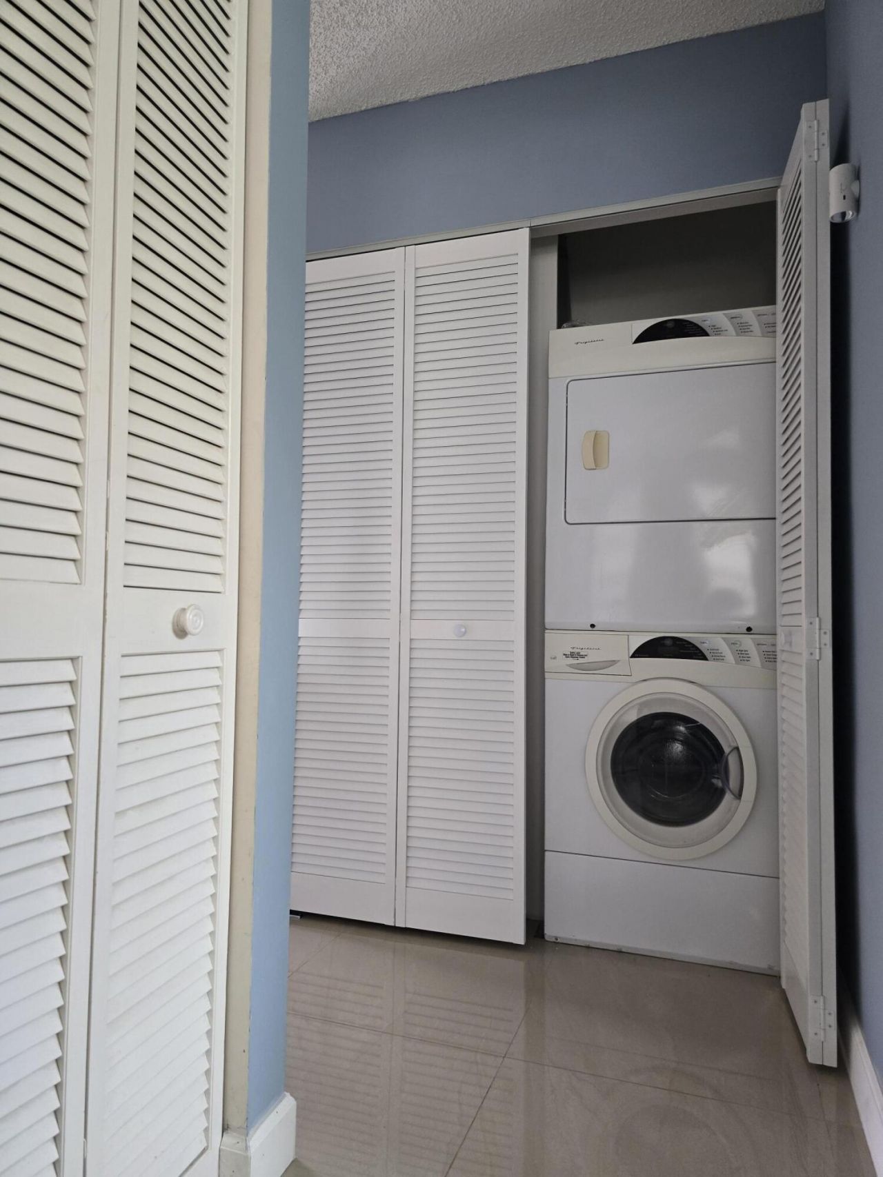 5255 Mendoza Street, West Palm Beach, FL 33415 Photo