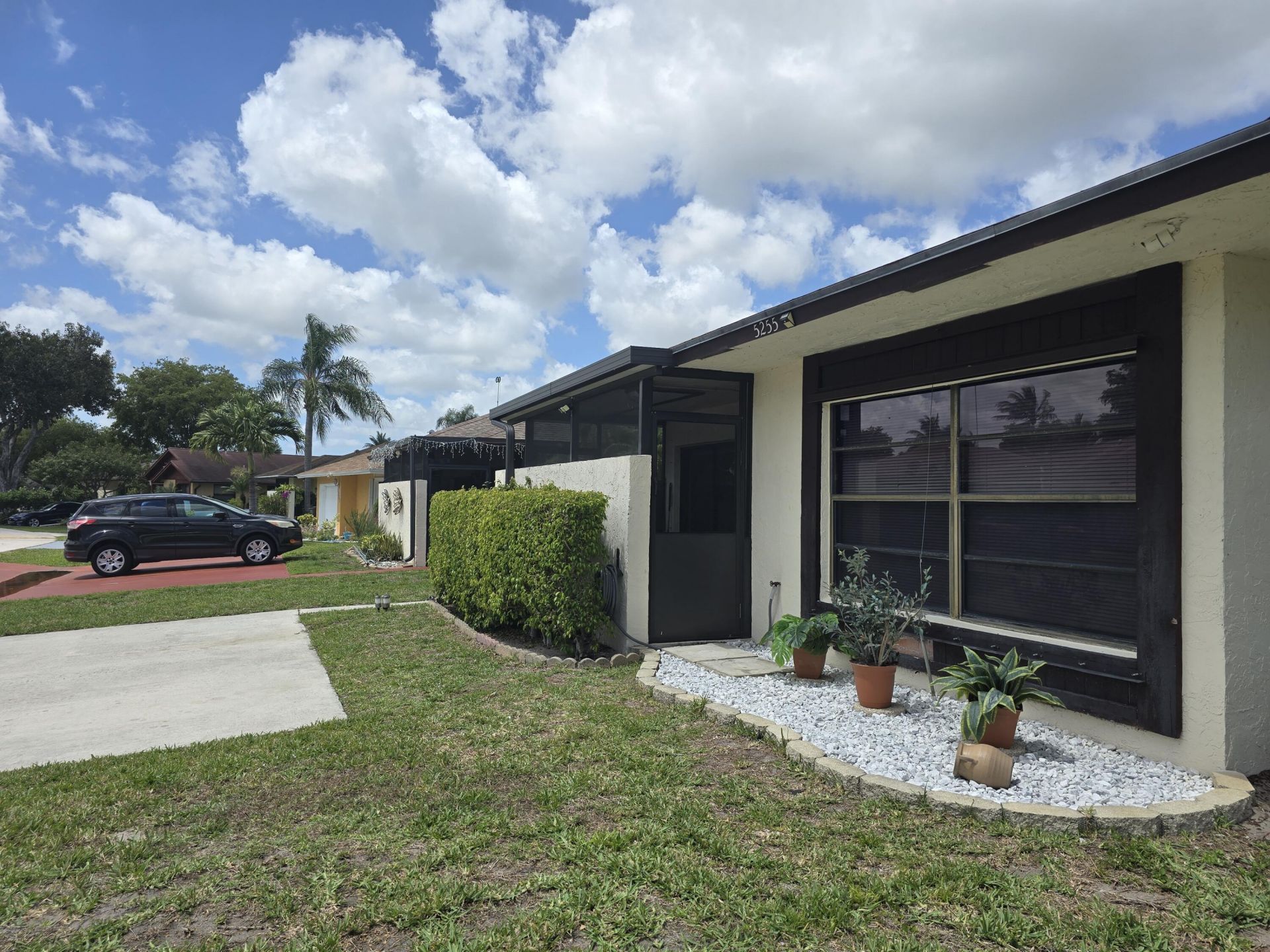 5255 Mendoza Street, West Palm Beach, FL 33415 Photo