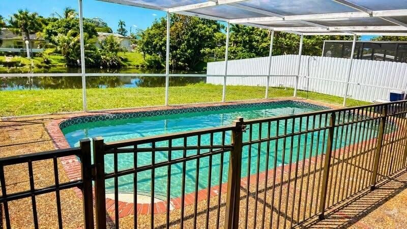 8528 Windsor Drive, Miramar, FL 33025 Photo