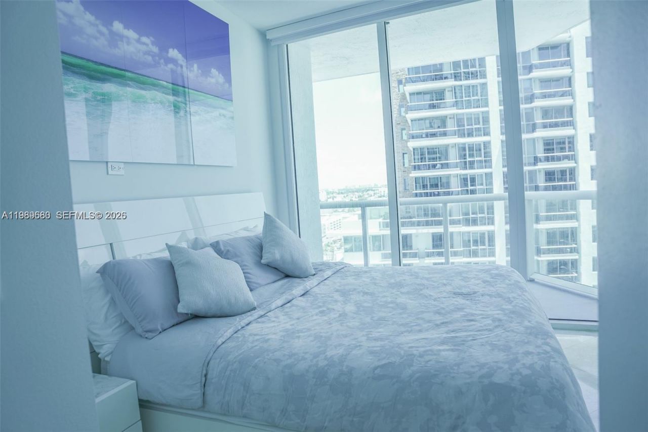 6515 Collins Ave , Unit 1709, Miami Beach, FL 33141 Photo