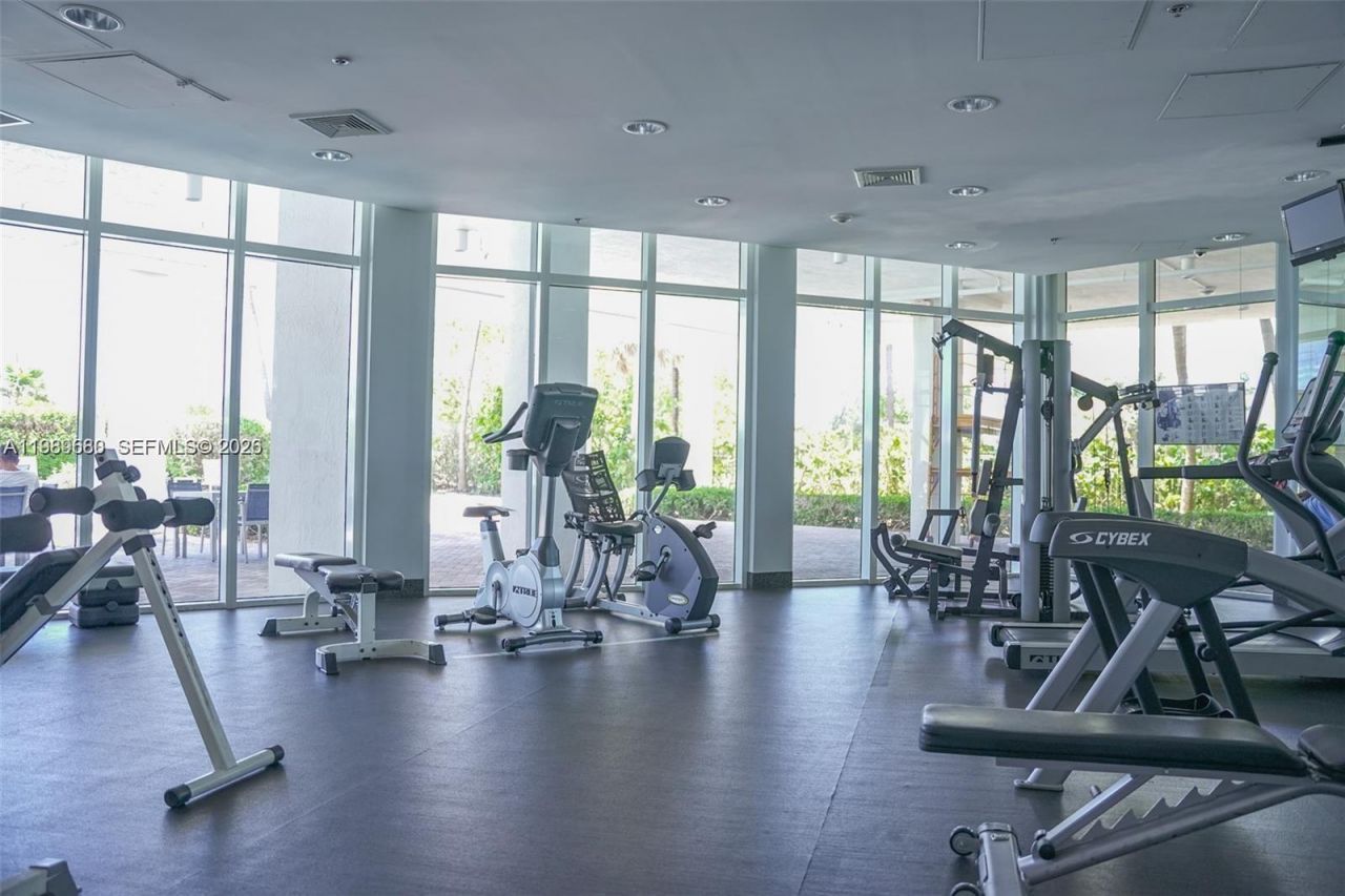 6515 Collins Ave , Unit 1709, Miami Beach, FL 33141 Photo