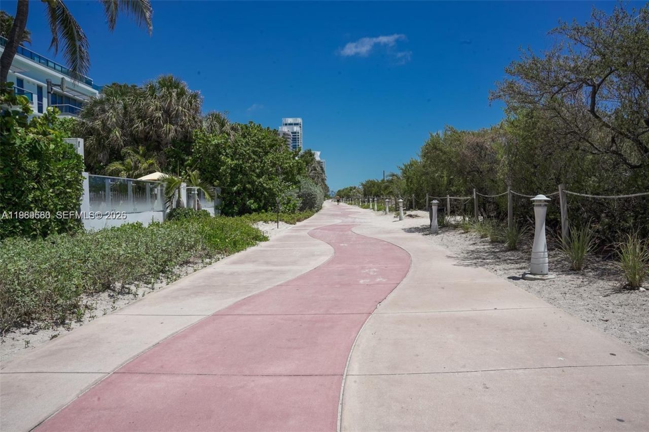 6515 Collins Ave , Unit 1709, Miami Beach, FL 33141 Photo