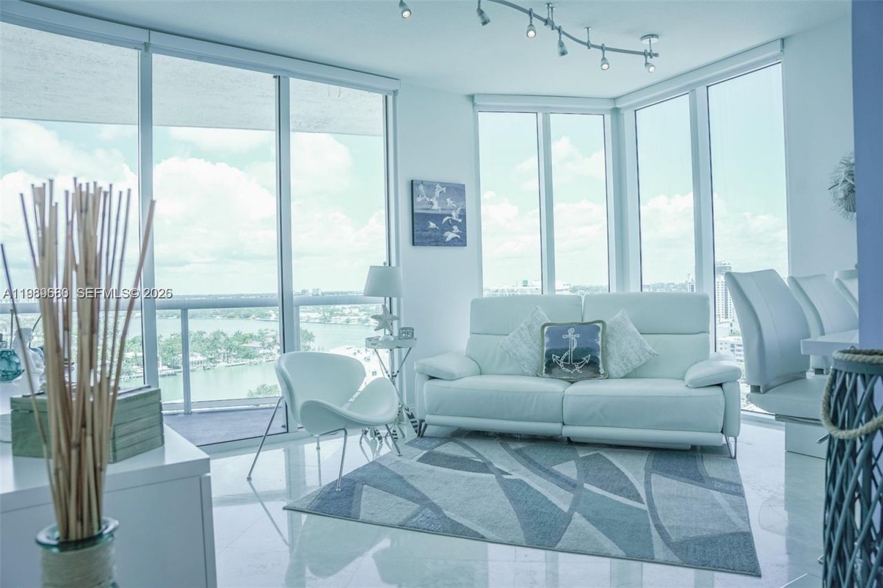 6515 Collins Ave , Unit 1709, Miami Beach, FL 33141 Photo
