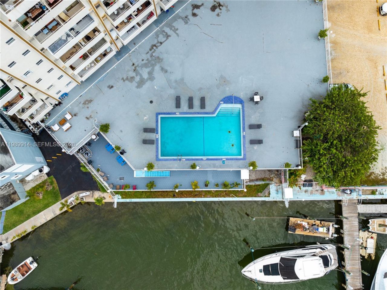 7904 West Dr, Unit 605, North Bay Village, FL 33141 Photo