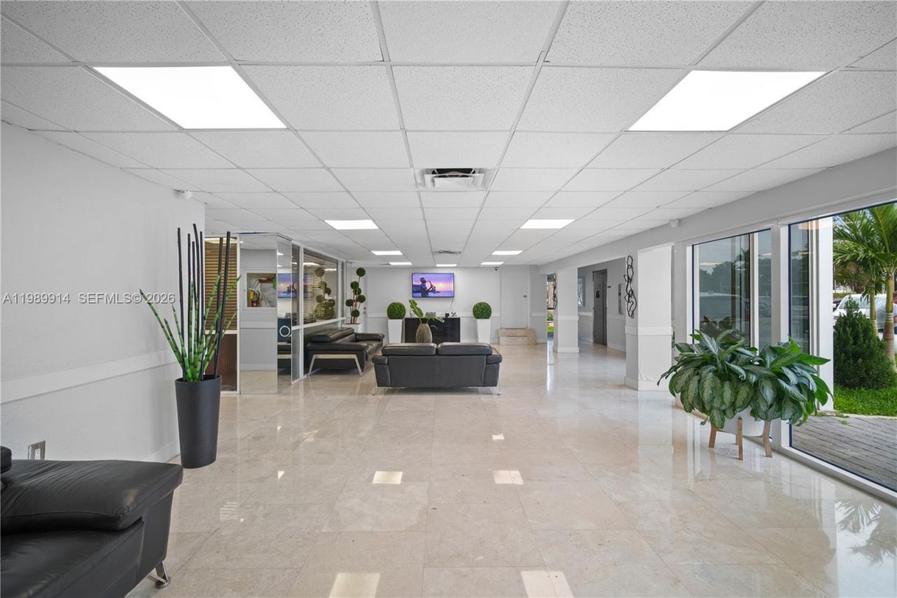 7904 West Dr, Unit 605, North Bay Village, FL 33141 Photo