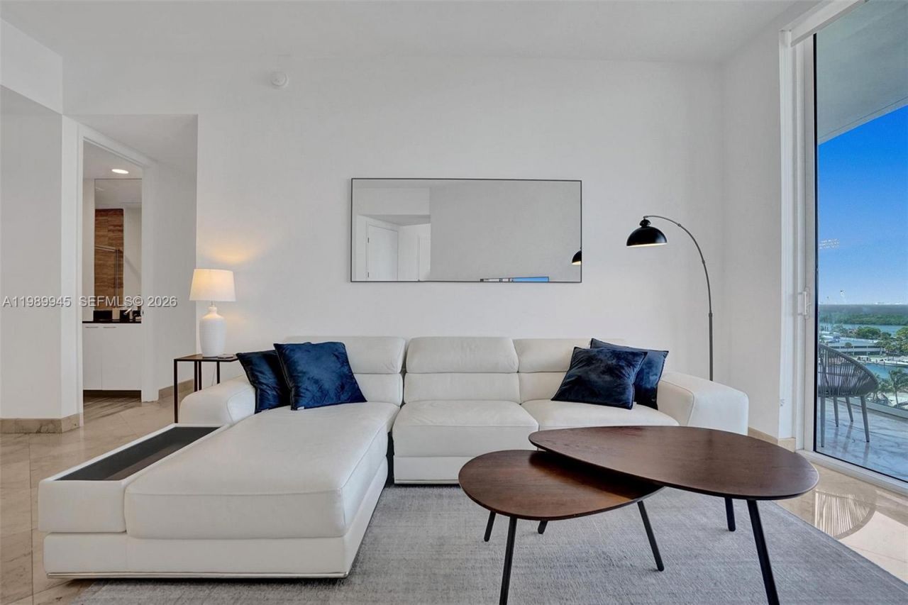 16001 Collins Ave , Unit 805, Sunny Isles Beach, FL 33160 Photo