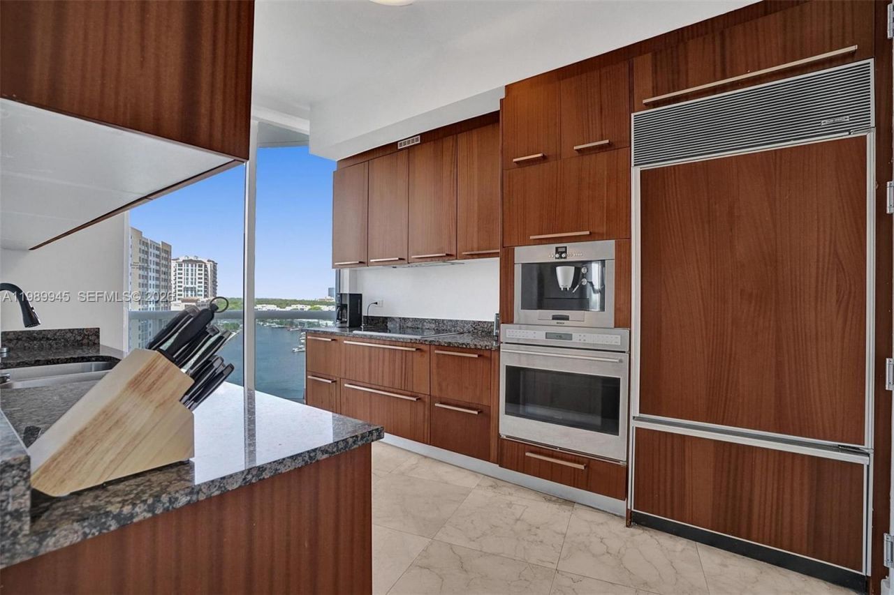 16001 Collins Ave , Unit 805, Sunny Isles Beach, FL 33160 Photo