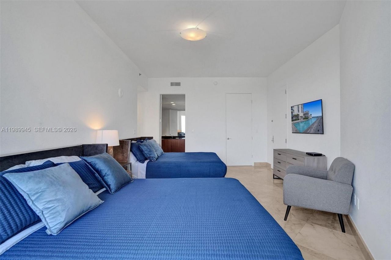 16001 Collins Ave , Unit 805, Sunny Isles Beach, FL 33160 Photo