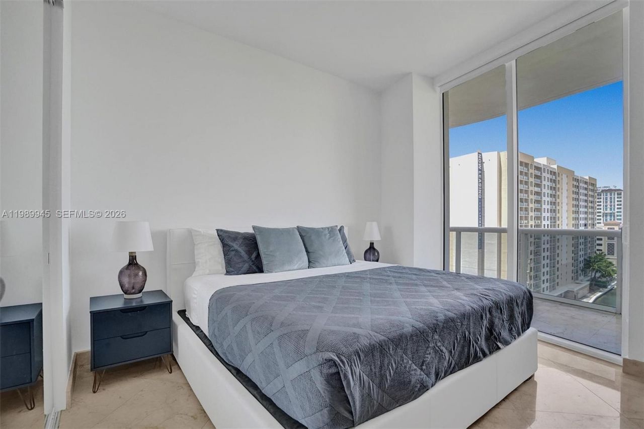 16001 Collins Ave , Unit 805, Sunny Isles Beach, FL 33160 Photo