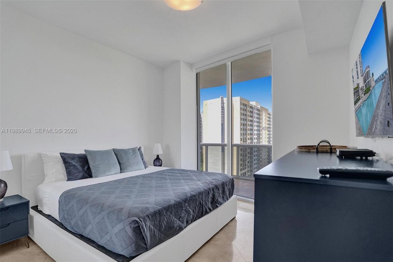 16001 Collins Ave , Unit 805, Sunny Isles Beach, FL 33160 Photo