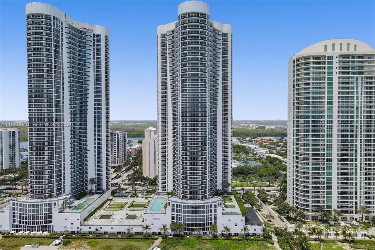 16001 Collins Ave , Unit 805, Sunny Isles Beach, FL 33160 Photo