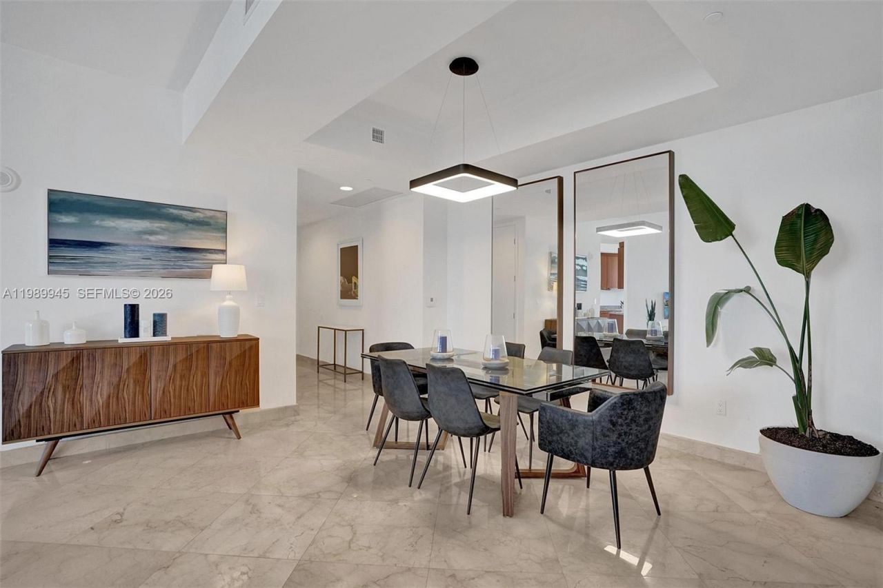 16001 Collins Ave , Unit 805, Sunny Isles Beach, FL 33160 Photo