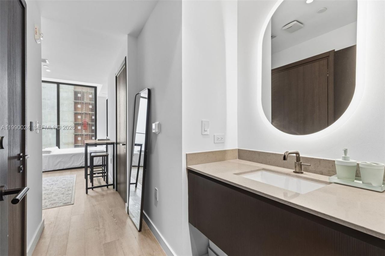 20 NE 11th St, Unit 2306A, Miami, FL 33132 Photo