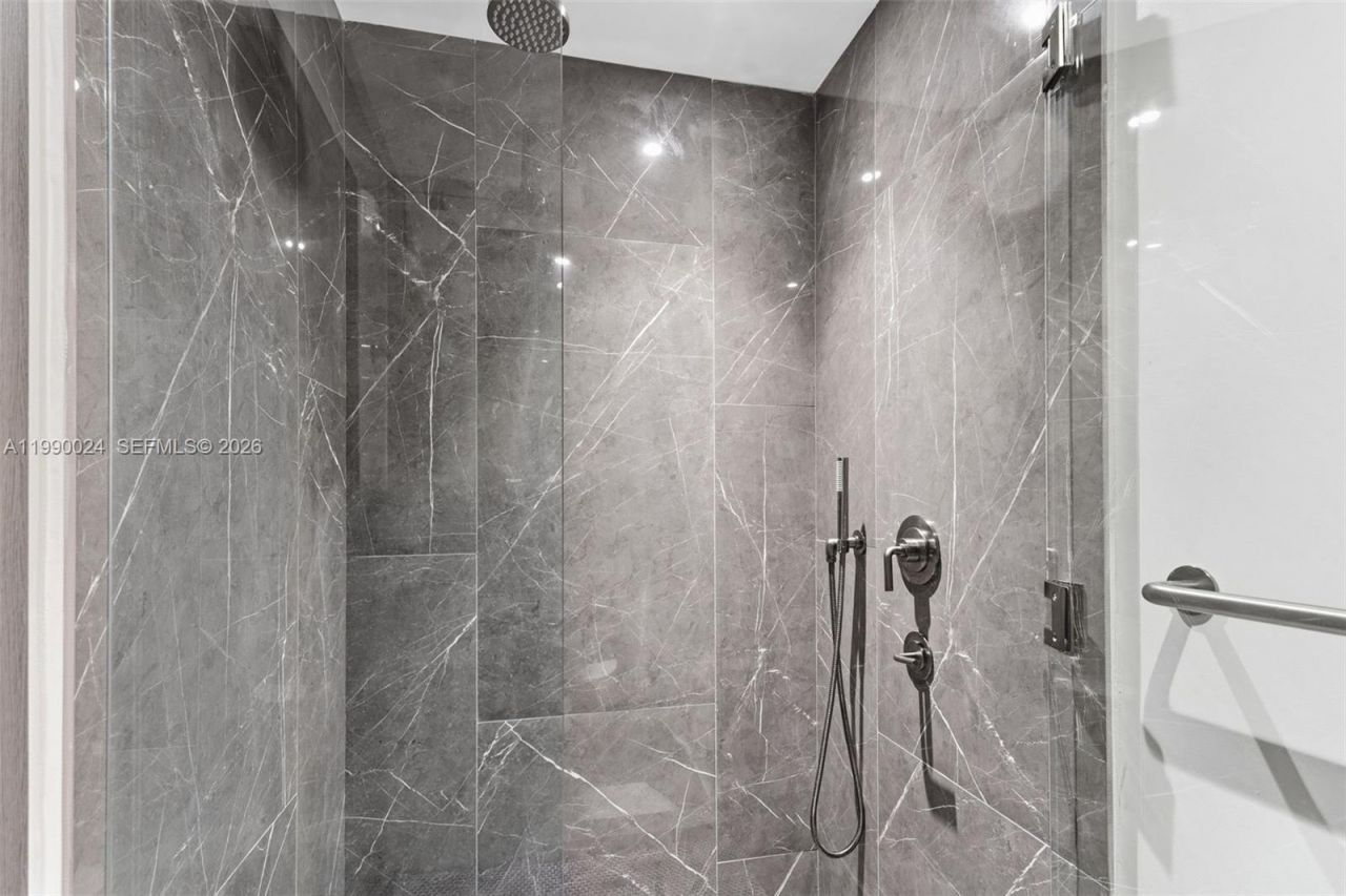 20 NE 11th St, Unit 2306A, Miami, FL 33132 Photo