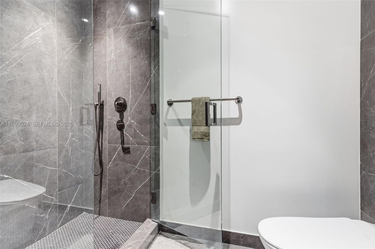 20 NE 11th St, Unit 2306A, Miami, FL 33132 Photo