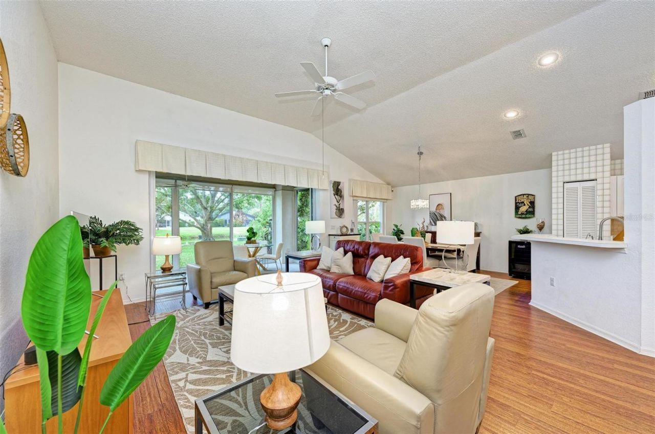 4916 Linsey Court , Sarasota, FL 34243 Photo