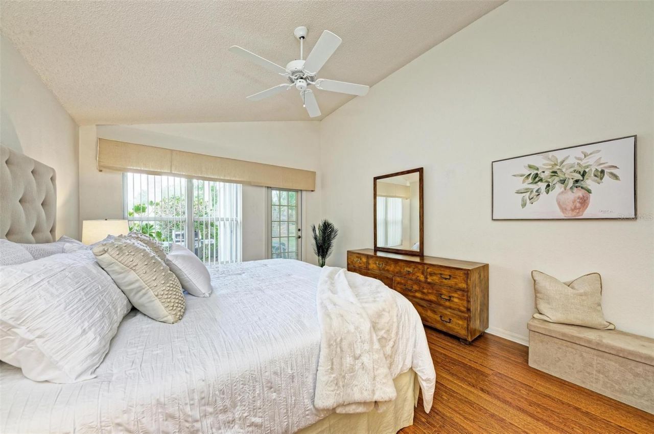 4916 Linsey Court , Sarasota, FL 34243 Photo