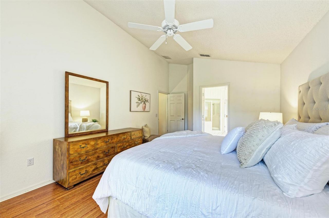 4916 Linsey Court , Sarasota, FL 34243 Photo