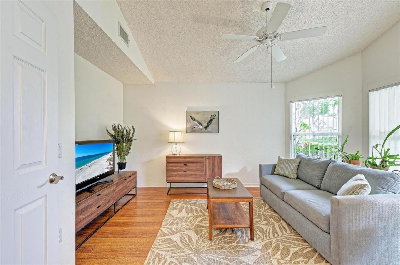 4916 Linsey Court , Sarasota, FL 34243 Photo