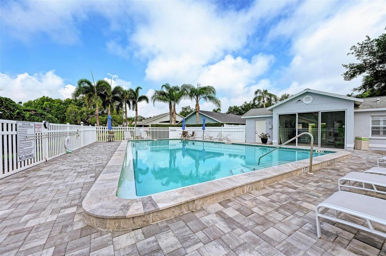 4916 Linsey Court , Sarasota, FL 34243 Photo