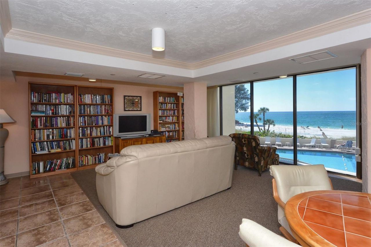 225 Hourglass Way, Unit 303, Sarasota, FL 34242 Photo