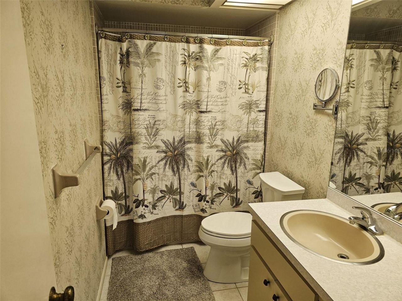 225 Hourglass Way, Unit 303, Sarasota, FL 34242 Photo