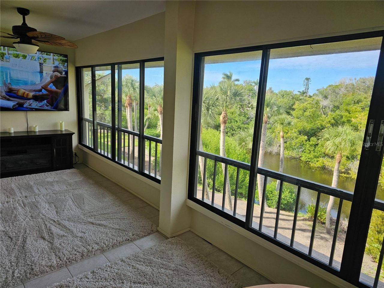 225 Hourglass Way, Unit 303, Sarasota, FL 34242 Photo