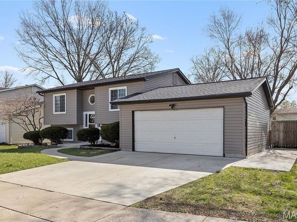 1954 Tealwood Cove Drive, Florissant, MO 63031