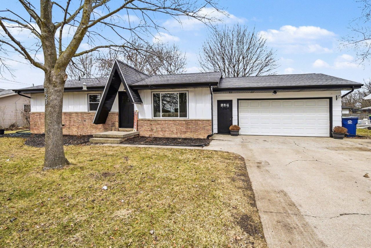 923 Wheelock Street, Freeland, MI 48623 Main Photo