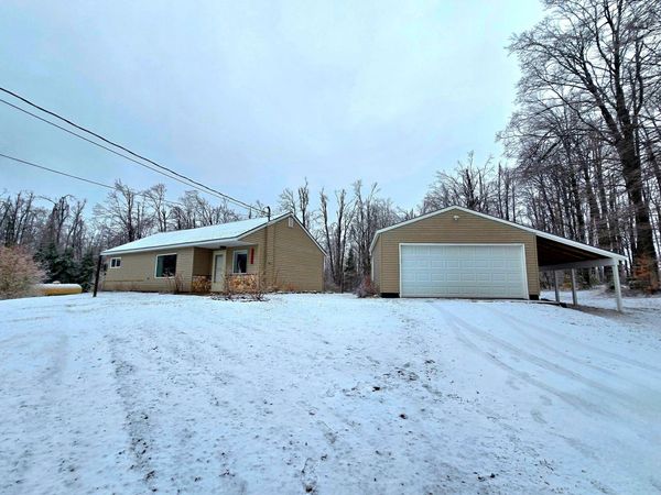 7922 E M-32, Johannesburg, MI 49751