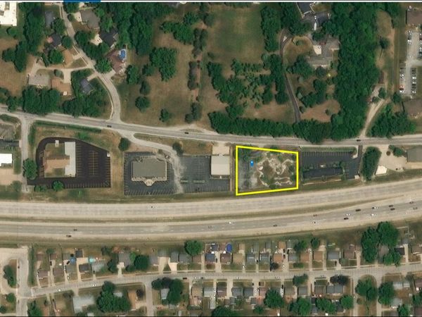 5000 38th Avenue , Moline, IL 61265