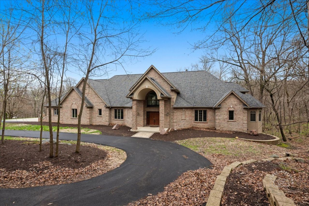 54 Woodland Drive, Yorkville, IL 60560