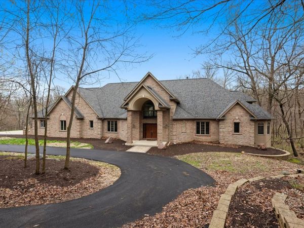 54 Woodland Drive, Yorkville, IL 60560